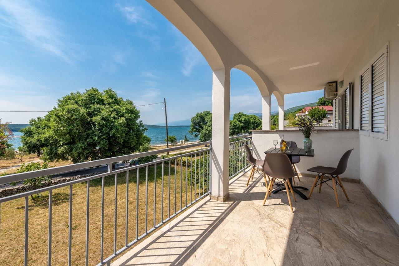 Apartmani Dupor Горни Карин Екстериор снимка