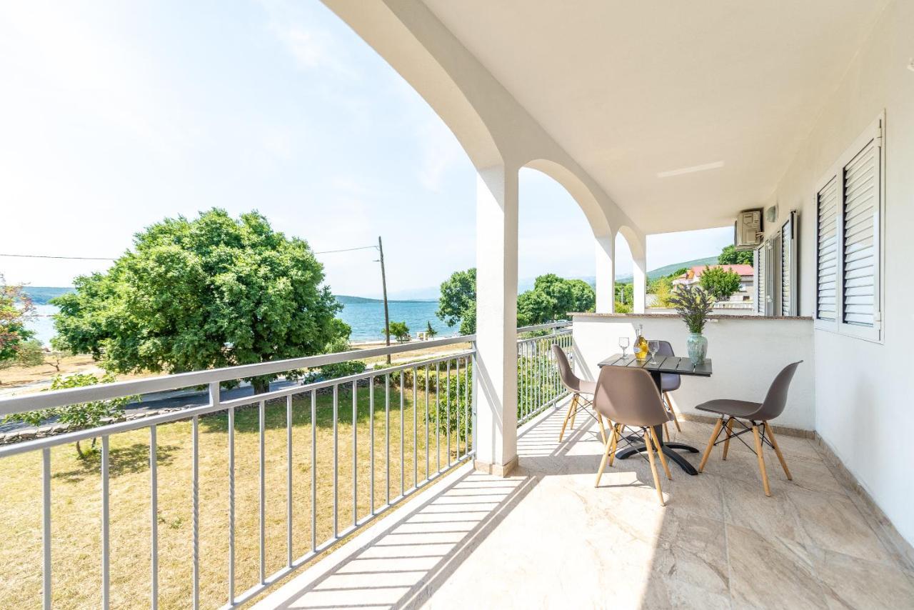 Apartmani Dupor Горни Карин Екстериор снимка