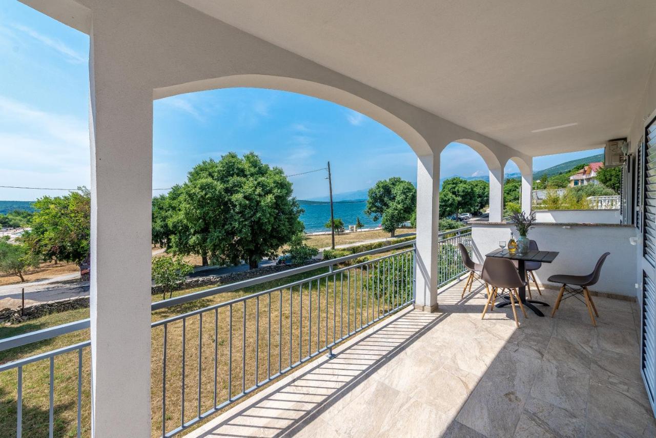 Apartmani Dupor Горни Карин Екстериор снимка