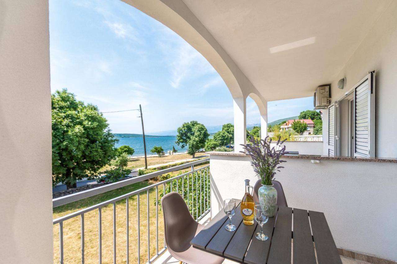 Apartmani Dupor Горни Карин Екстериор снимка