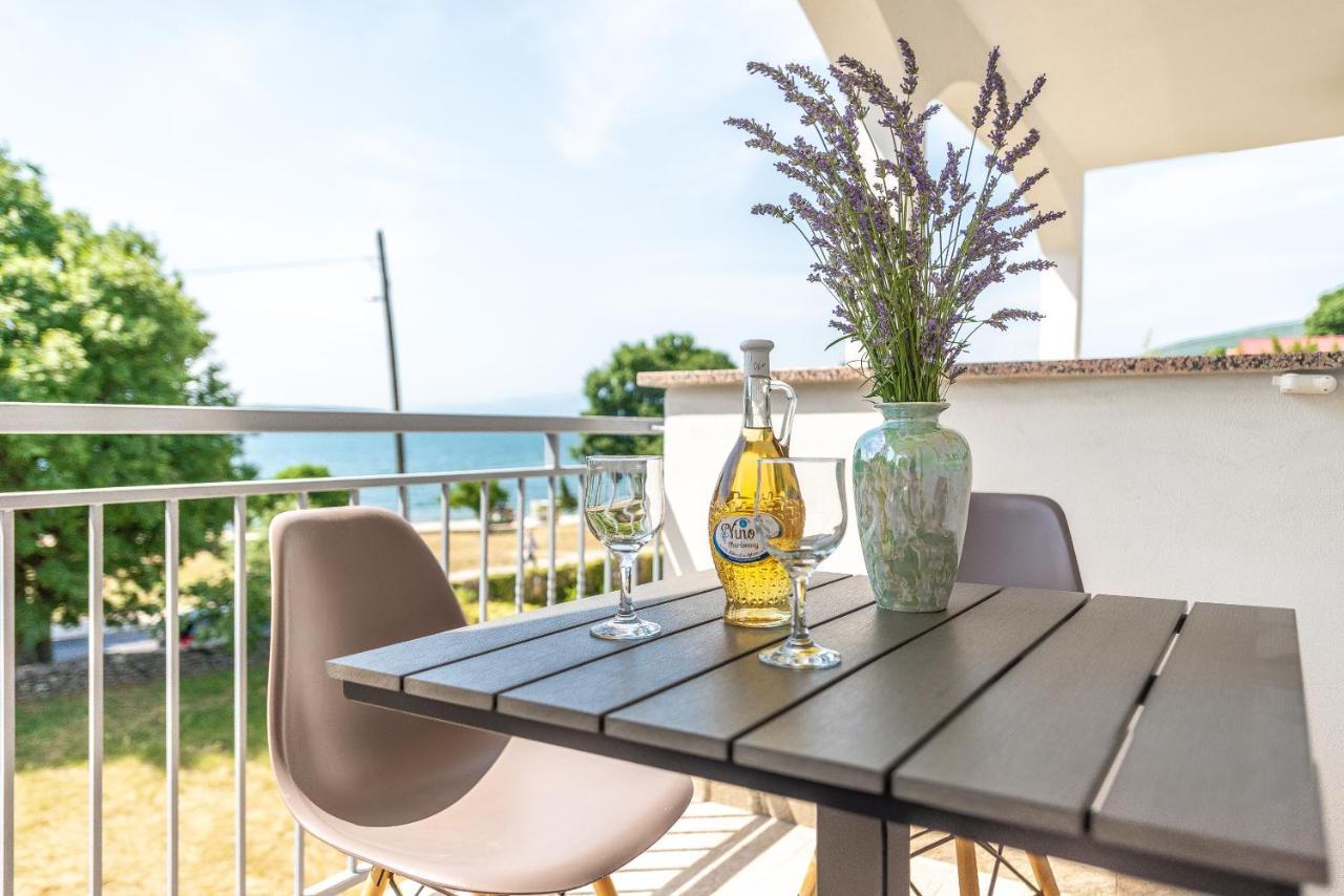 Apartmani Dupor Горни Карин Екстериор снимка