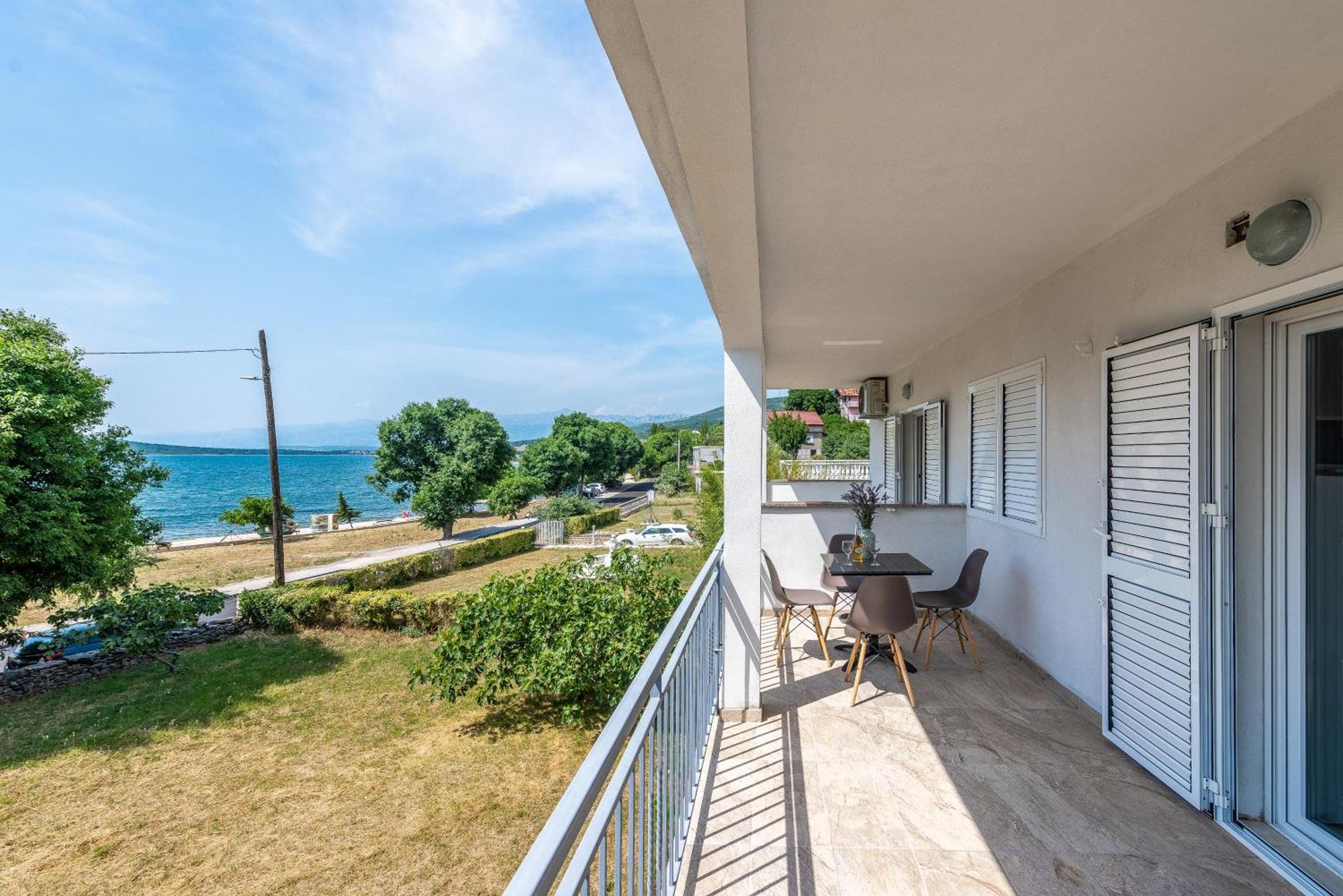 Apartmani Dupor Горни Карин Екстериор снимка