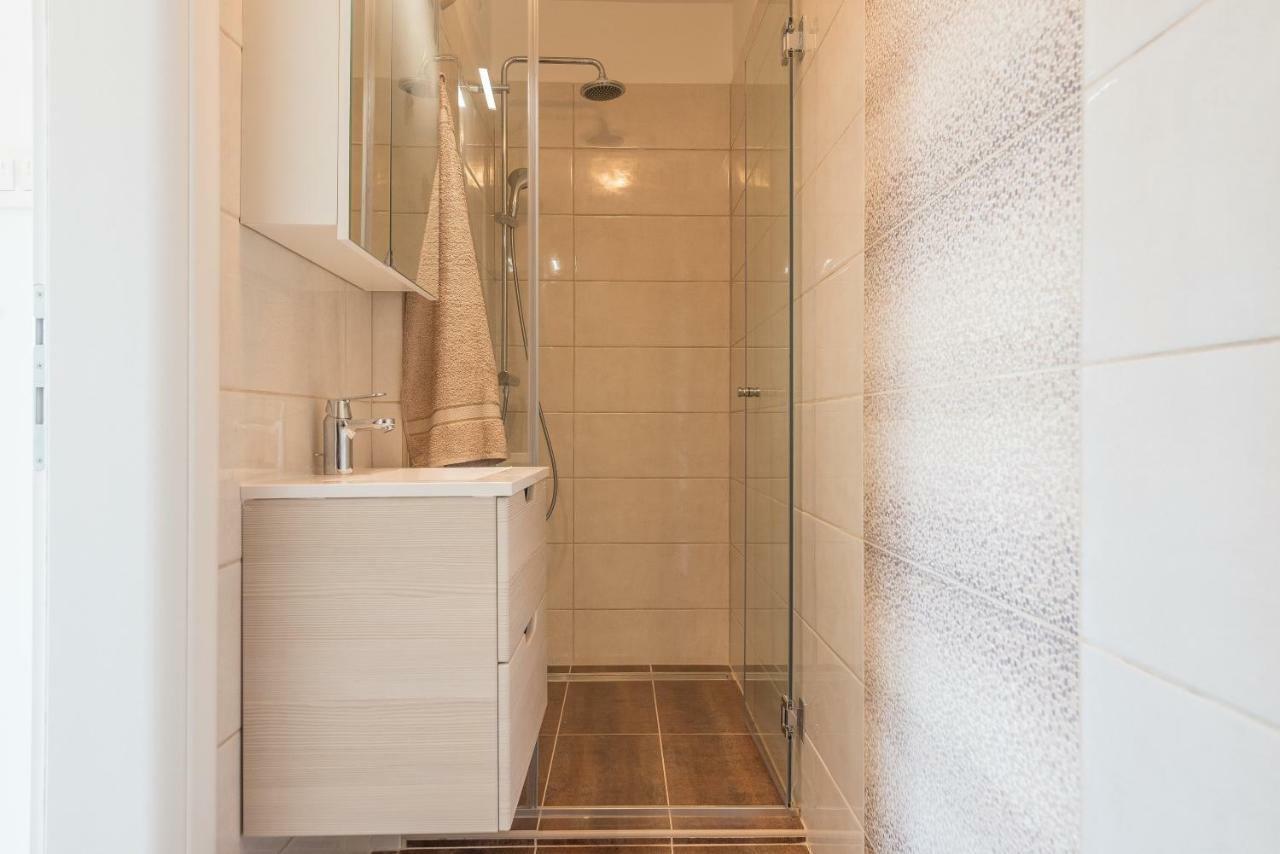 Apartmani Dupor Горни Карин Екстериор снимка