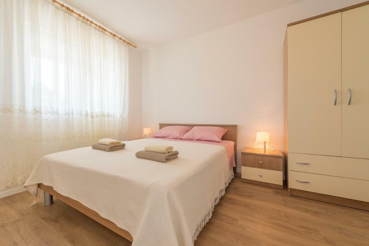 Apartmani Dupor Горни Карин Екстериор снимка