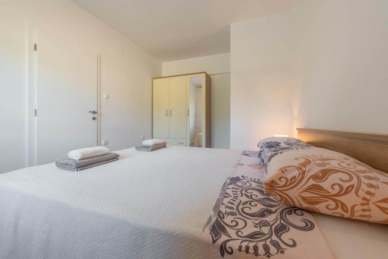 Apartmani Dupor Горни Карин Екстериор снимка