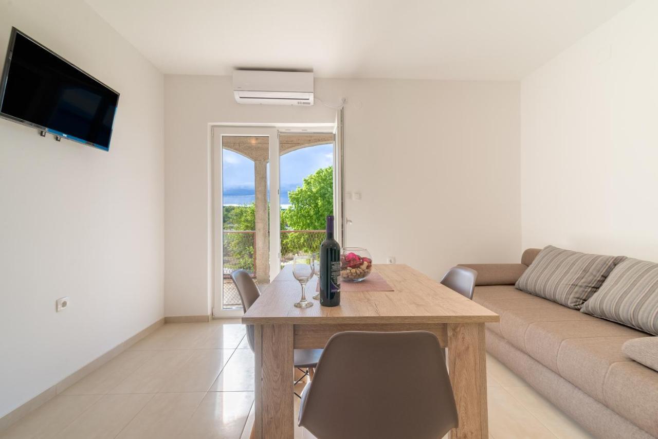 Apartmani Dupor Горни Карин Екстериор снимка